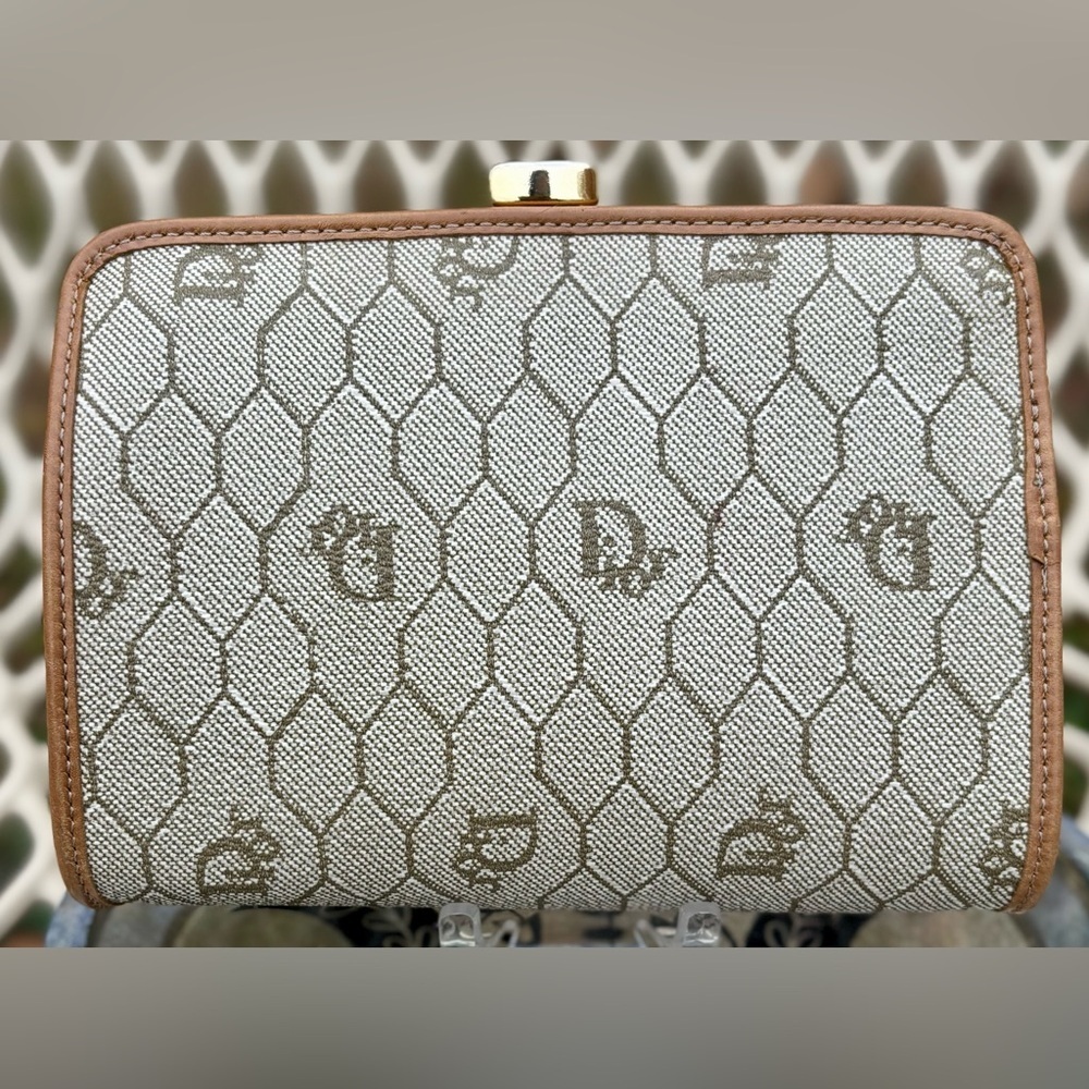 Dior Vintage Honeycomb Kiss-Lock Coin Purse — HARD TO… - Gem